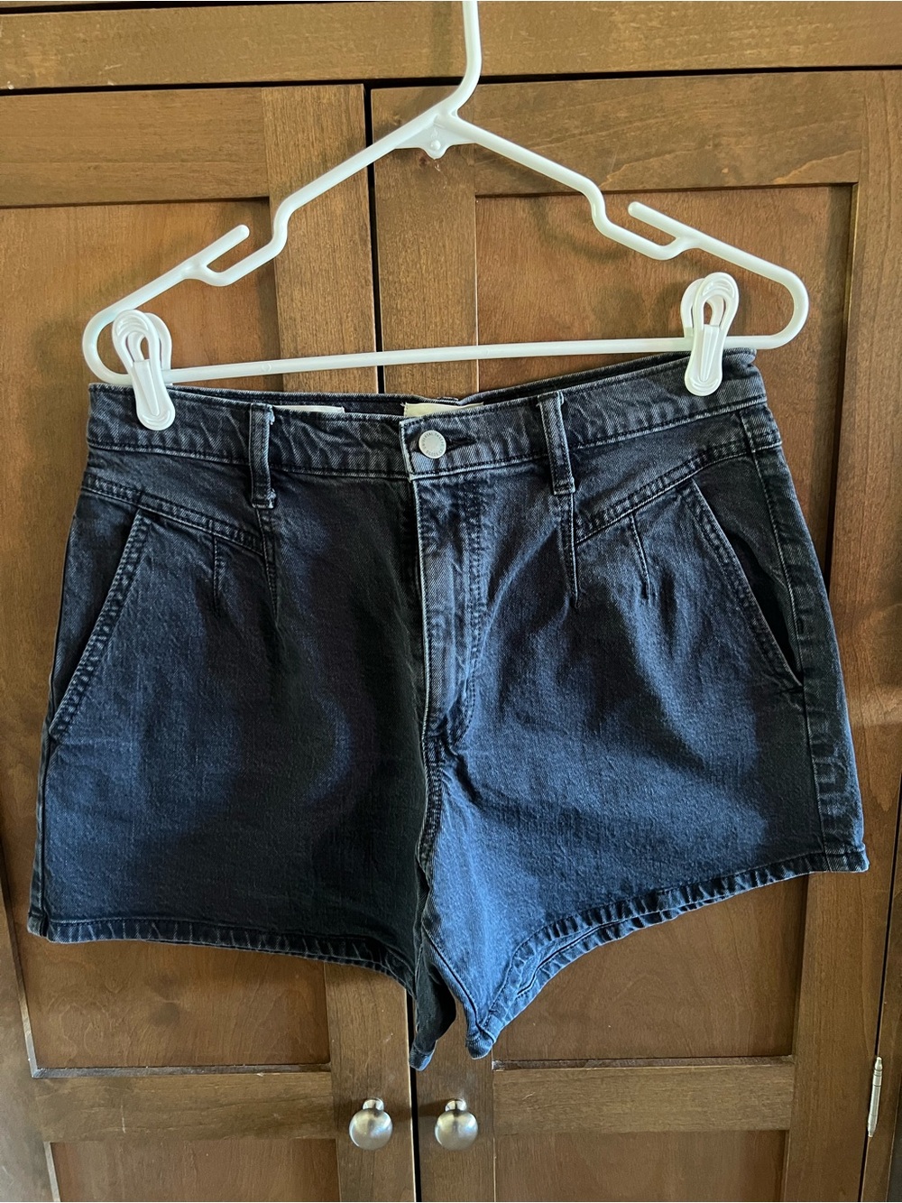 Universal Thread Black High-Rise Jean Shorts with Front Pockets